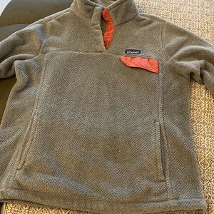 Patagonia Women's Gray and Coral Pull over half snap Jacket!